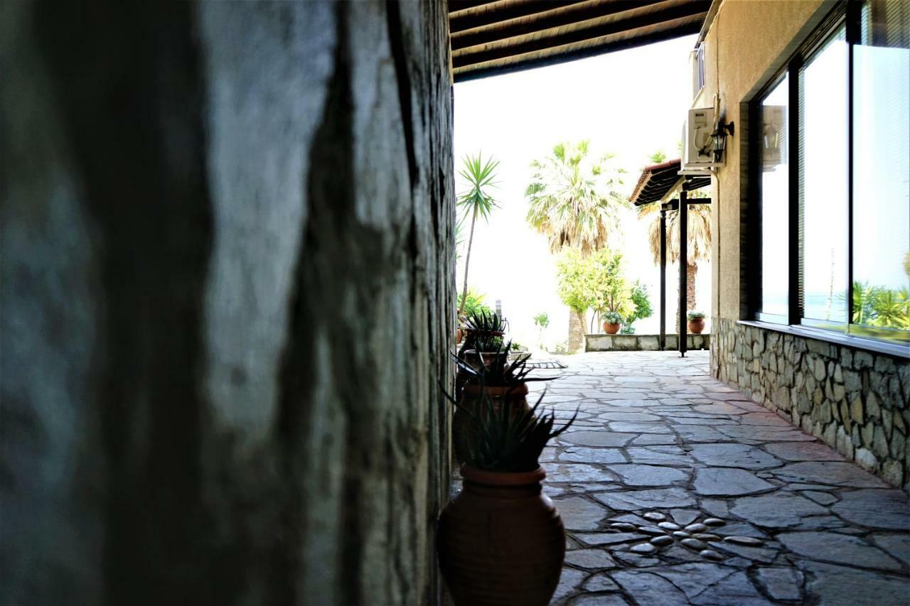 Pension Karvounoskala Стратонион Экстерьер фото